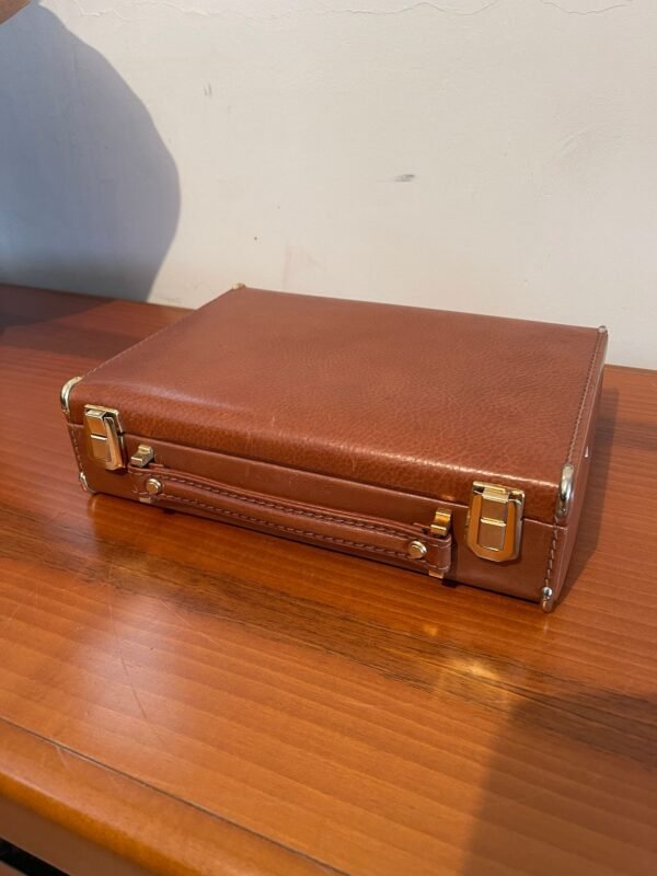 Valigetta Vintage in Pelle Marrone con Dettagli in Ottone - Image 5