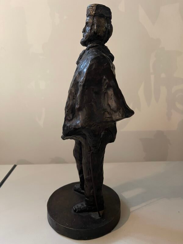 Scultura in bronzo di gentiluomo con bastone - Image 5