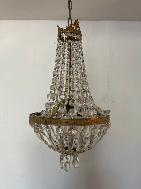 lampadario in cristallo e ottone dorato