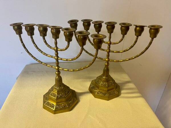 Coppia di candelabri a sette braccia in ottone - Image 2