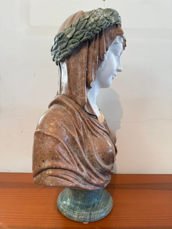 Busto Policromo in Marmo – Donna con Ghirlanda d’Alloro - Image 4