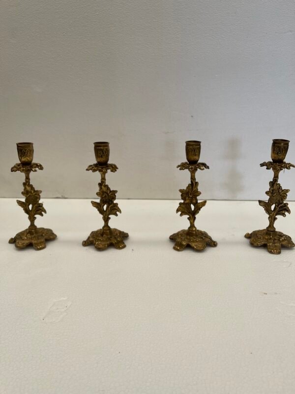 Set di 4 Candelabri Antichi in Bronzo Cesellato - Image 2