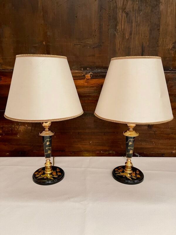 Coppia di Lampade da Tavolo Classiche – Eleganza Sobria e Raffinata