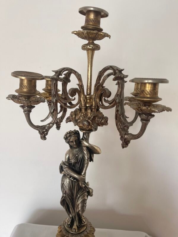 Candelabro a cinque fiamme con figura femminile in stile classico - Image 2