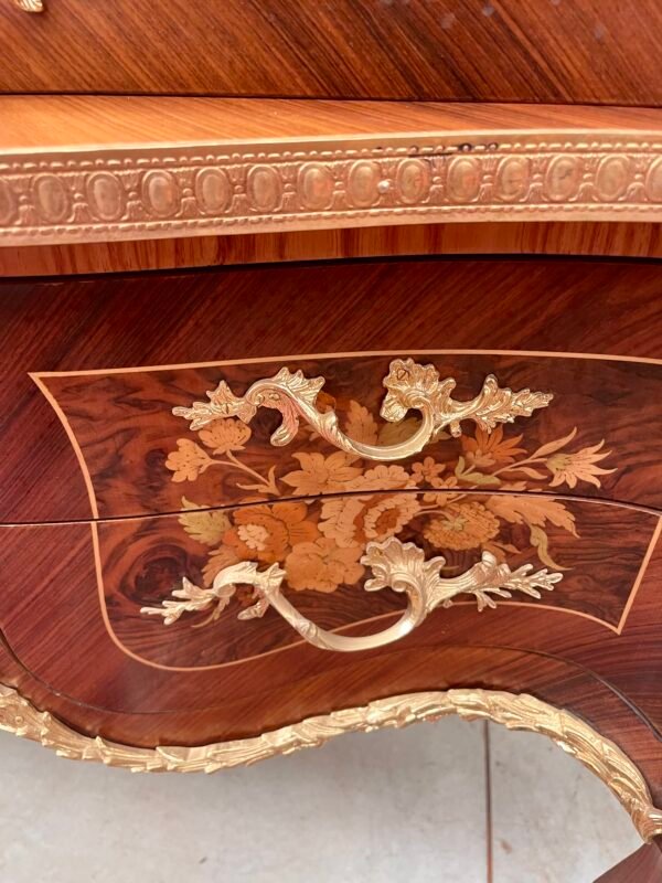 Bureau à Cylindre con Intarsi e Bronzi Dorati - Image 4