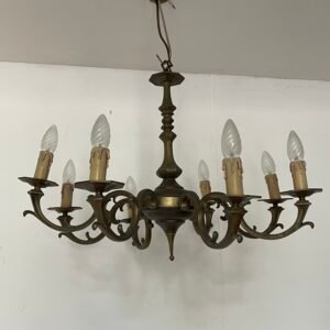 Elegante lampadario a sospensione con struttura in ottone brunito