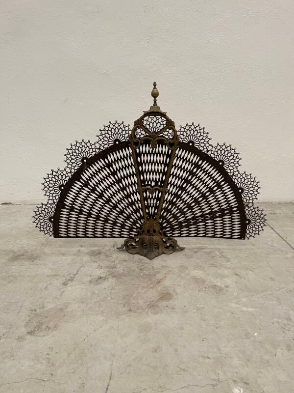 Parascintille vintage in ottone a ventaglio decorato