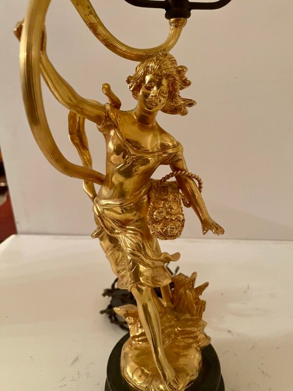 "Luce Neoclassica" – Coppia di lampade da tavolo con figure dorate - Image 2