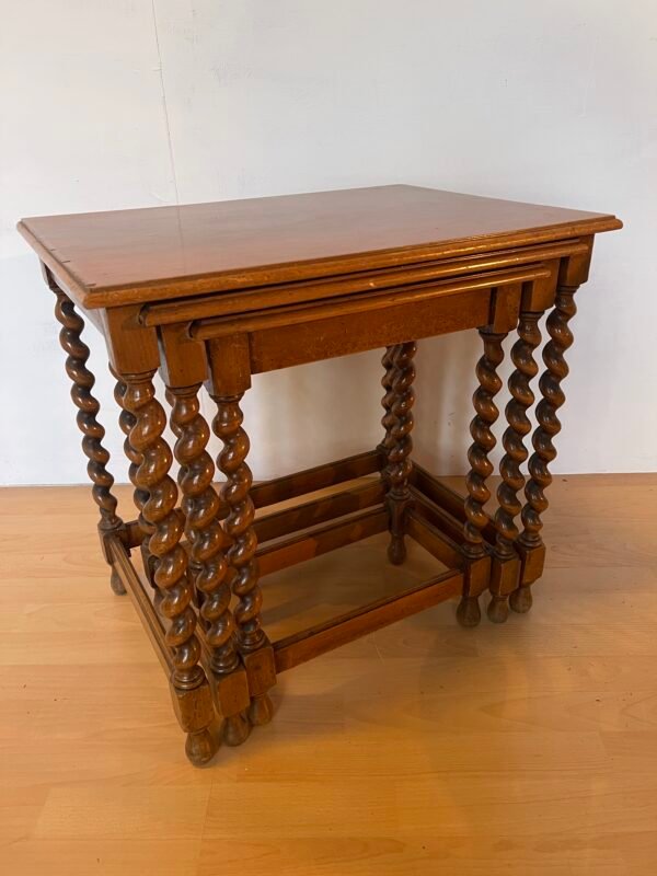 Set di Tavolini a Scomparsa in Legno – Gambe Tornite a Spirale - Image 5
