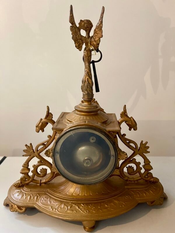 Orologio da camino in stile barocco con statuetta e chiave originale - Image 5