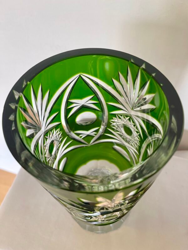 Coppa in cristallo boemo verde inciso, stile Art Deco - Image 2