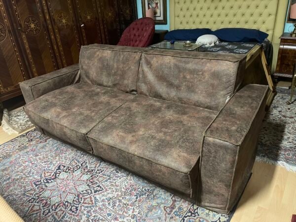 Divano moderno in ecopelle effetto vintage