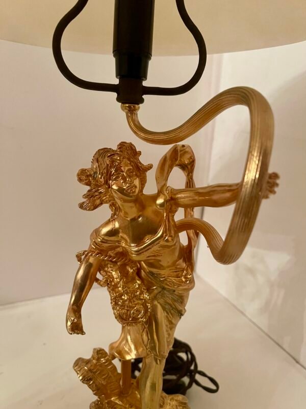 "Luce Neoclassica" – Coppia di lampade da tavolo con figure dorate - Image 4