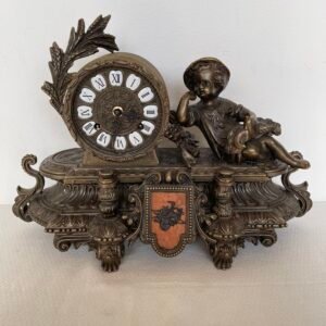 Orologio da Tavolo Decorativo in Bronzo – Stile Barocco con Putto