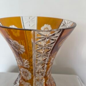 Vaso in cristallo boemo ambra inciso a mano