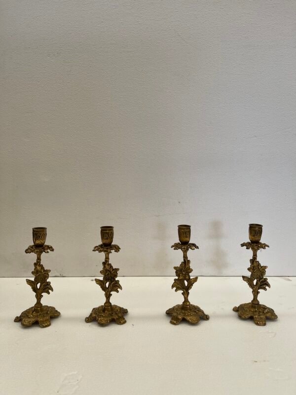 Set di 4 Candelabri Antichi in Bronzo Cesellato - Image 3