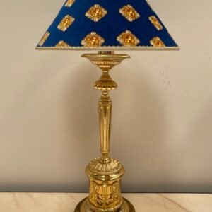 Lampada da Tavolo Classica in Ottone Dorato con Paralume in Tessuto Decorato
