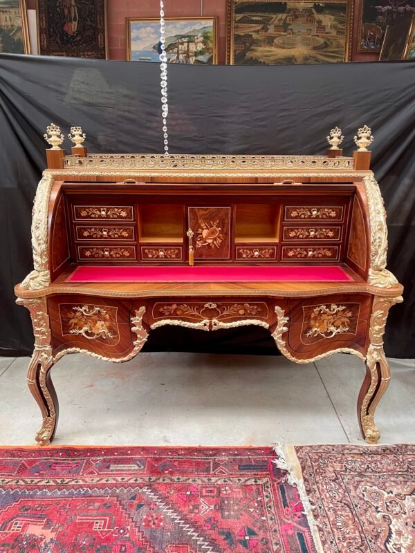 Bureau à Cylindre con Intarsi e Bronzi Dorati