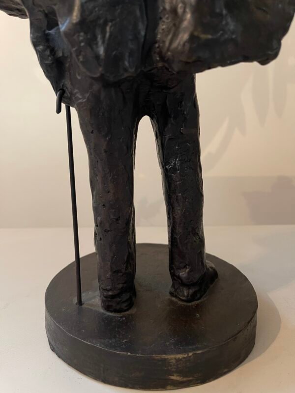 Scultura in bronzo di gentiluomo con bastone - Image 4