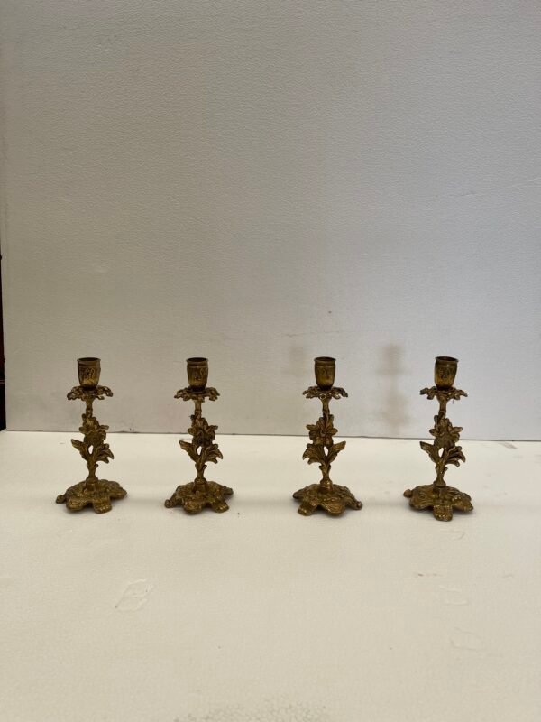 Set di 4 Candelabri Antichi in Bronzo Cesellato - Image 4