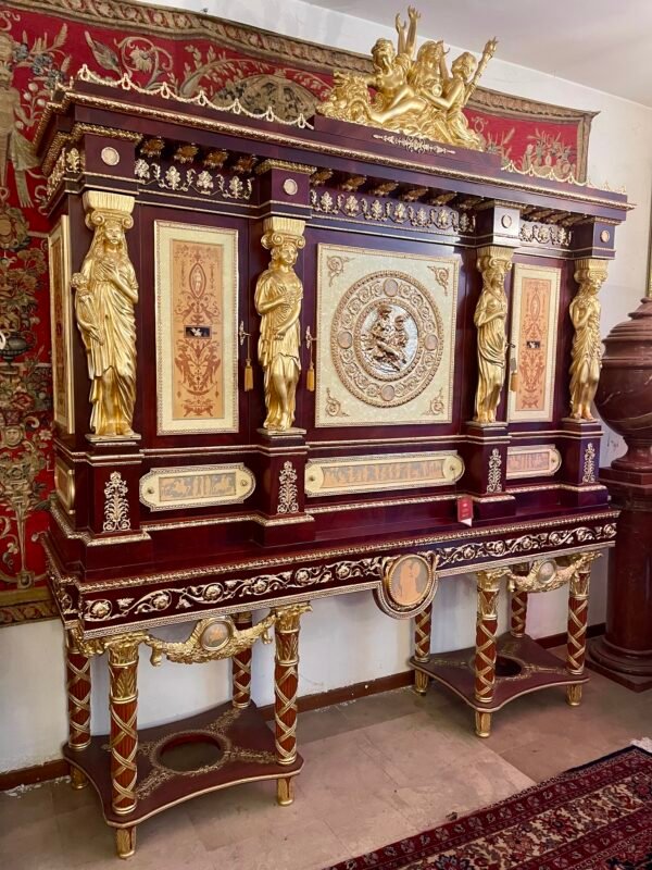 Credenza Impero con cariatidi dorate