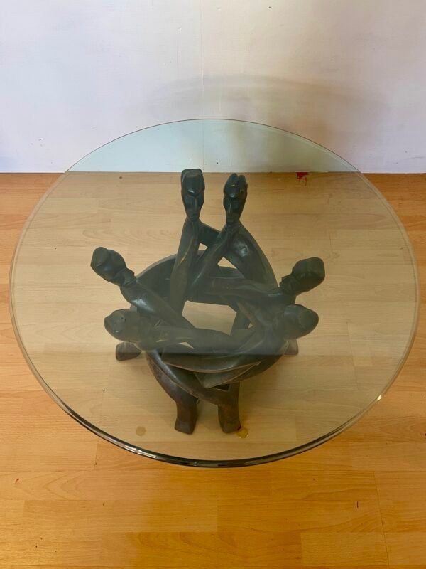 Tavolino Etno-Artistico con Base Scultorea in Legno e Piano in Vetro - Image 4