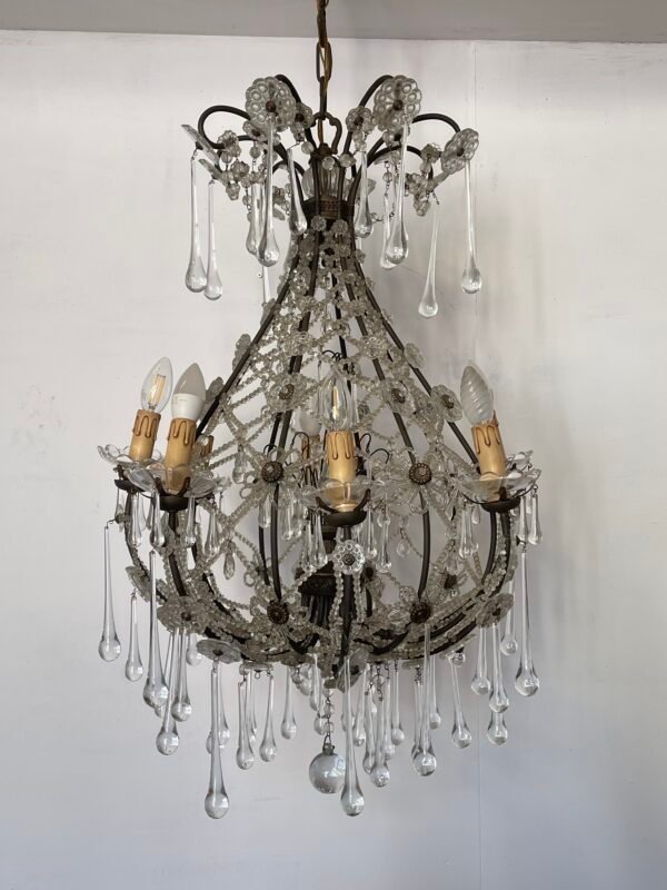 Lampadario in stile Maria Teresa con gocce in cristallo