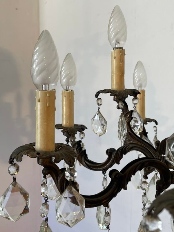 Elegante Lampadario Vintage in Stile Classico con Pendenti in Cristallo - Image 5