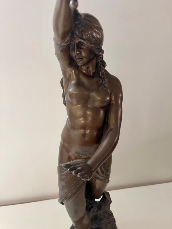 Lampada scultorea con figura maschile classica - Image 2