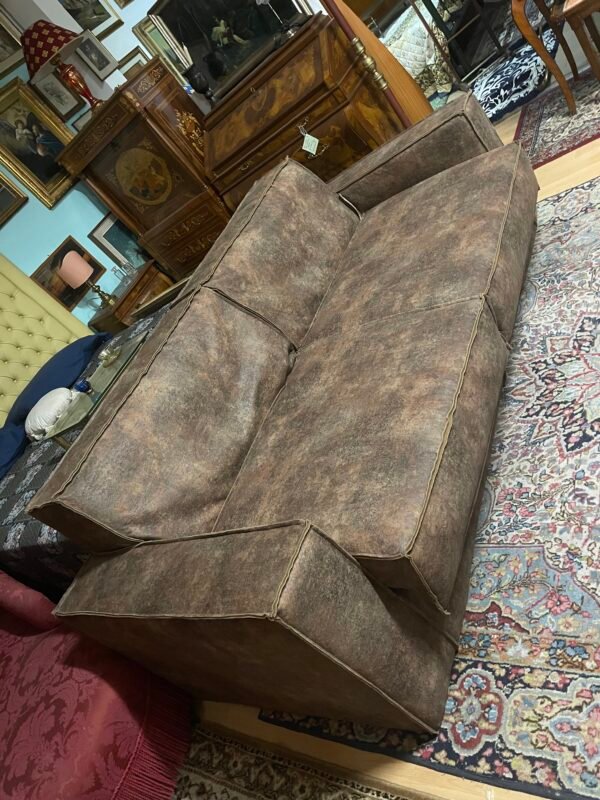 Divano moderno in ecopelle effetto vintage - Image 3