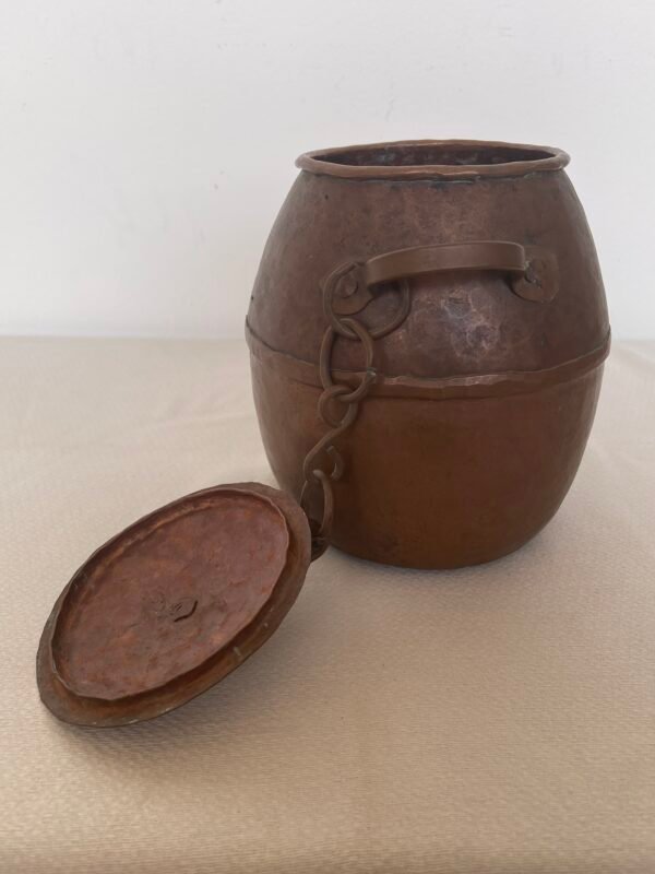 Pentolone / Contenitore Antico in Rame Battuto con Coperchio - Image 3
