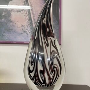Scultura in vetro a goccia con motivi ondulati