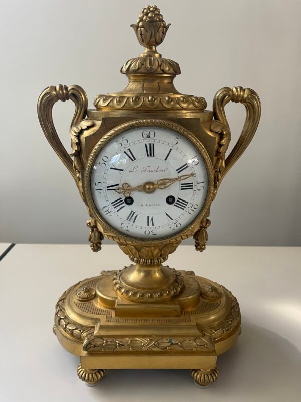 Orologio da camino in stile Luigi XVI "Le Faucheur – Paris"