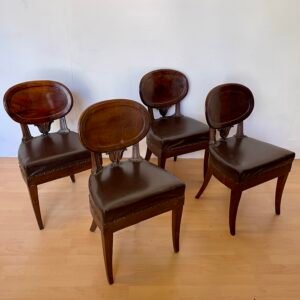Set di 4 sedie in stile Impero – legno massello e rivestimento in pelle