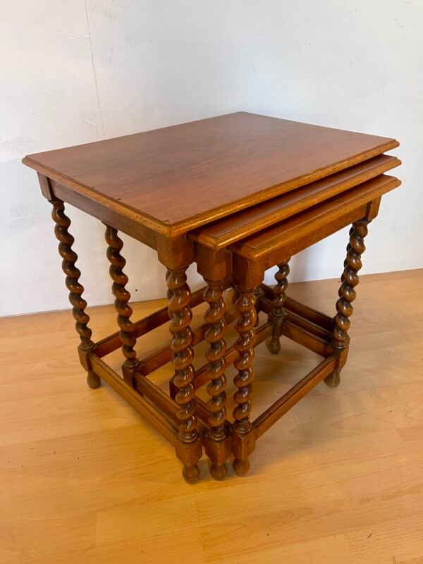 Set di Tavolini a Scomparsa in Legno – Gambe Tornite a Spirale - Image 4