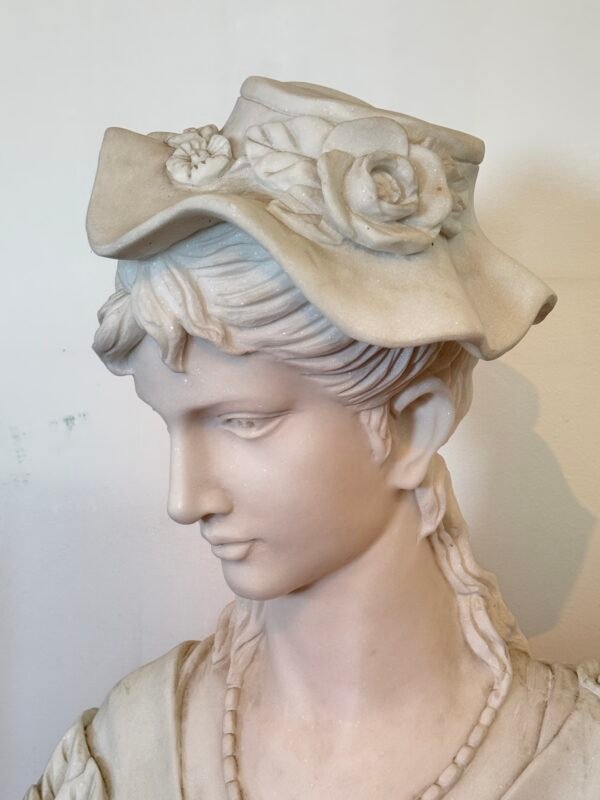 Busto Scultoreo in Marmo – Donna con Cappello in Stile Liberty - Image 2