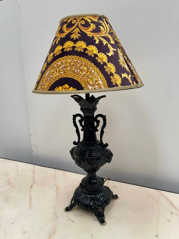 Lampada da Tavolo in Ghisa con Paralume Decorativo in Stile Barocco - Image 2
