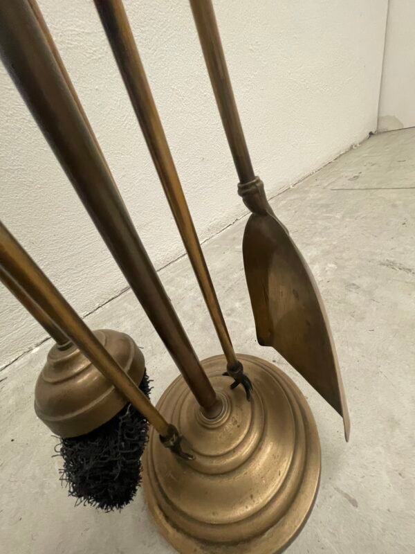 Set da Camino Vintage in Ottone – 5 Pezzi con Base Tonda - Image 4