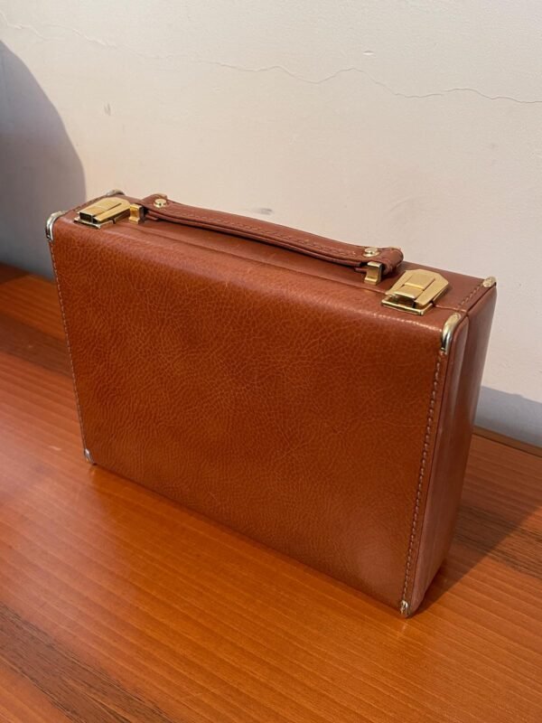 Valigetta Vintage in Pelle Marrone con Dettagli in Ottone - Image 2