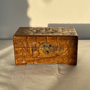 Scatola Portagioie in Legno Intagliato – Motivo Orientale