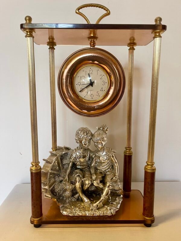 Orologio da tavolo con scena romantica in metallo - Image 5