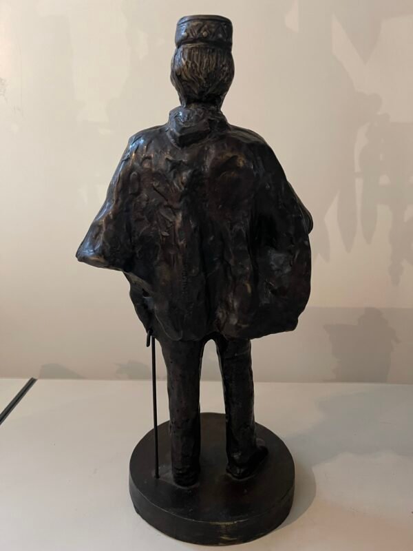 Scultura in bronzo di gentiluomo con bastone - Image 2