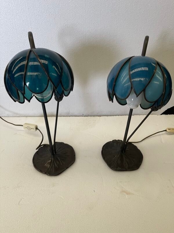 Coppia di lampade da tavolo stile Tiffany "Ninfea".