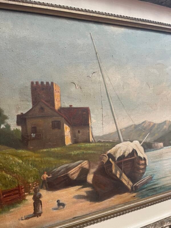 Dipinto a Olio - Paesaggio Lacustre con Borgo e Barca a Vela - Image 3