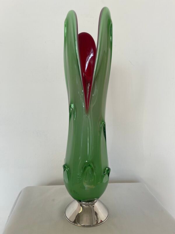 Vaso Decorativo in Vetro Verde e Rosso con Base Cromata - Image 2