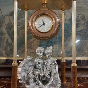 Incantevole Orologio da Tavolo "L'Abbraccio" con Figure Scultoree