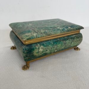 Scatola Decorativa in Malachite Sintetica con Finiture in Ottone Dorato – Stile Neoclassico
