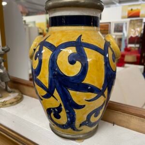 Vaso in ceramica blu e gialla