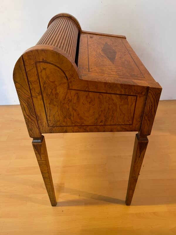 Scrivania in legno noce intarsiato stile italiano anni '60 - Image 5