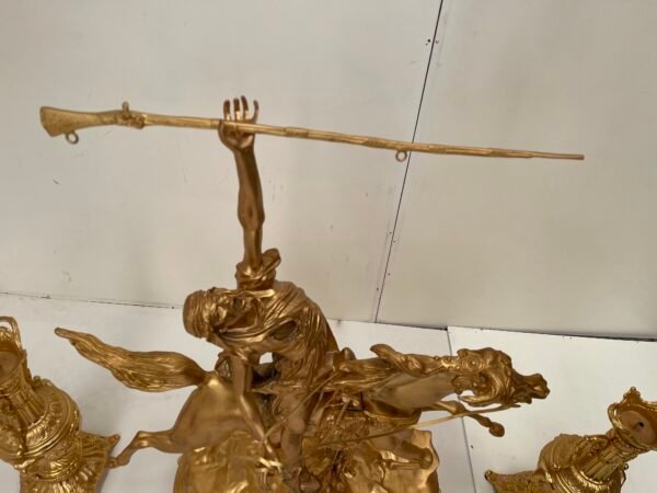 Imponente Scultura Equestre in Bronzo Patinato - Image 2